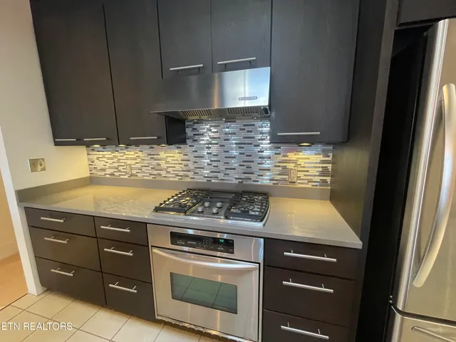 $2,750 | 106 West Summit Hill Drive Southwest, Unit 302, Knoxville, TN 37902