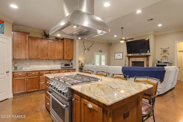 $350,000 | 512 Park Abbeville La, Abbeville, LA 70510