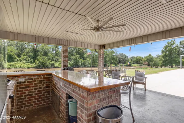 $350,000 | 512 Park Abbeville La, Abbeville, LA 70510
