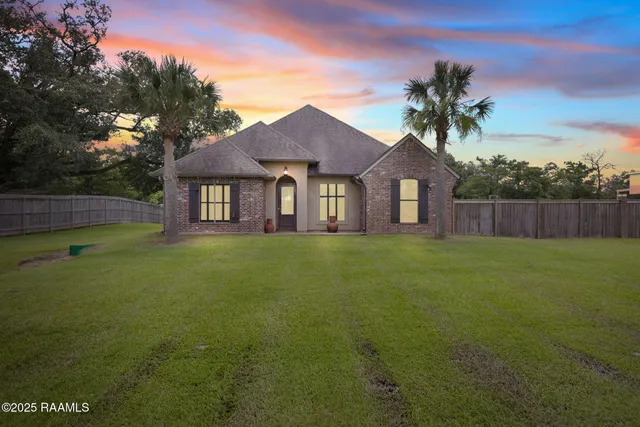 $350,000 | 512 Park Abbeville La, Abbeville, LA 70510