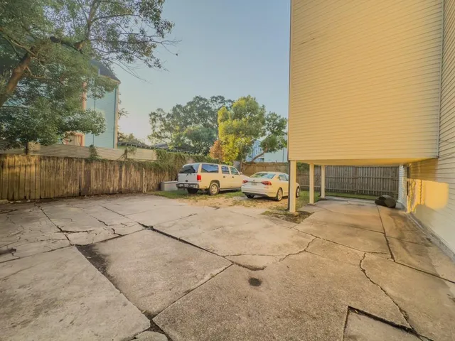 $1,350 | 2229 Napoleon Avenue, Unit B, New Orleans, LA 70115