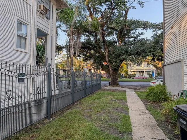 $1,350 | 2229 Napoleon Avenue, Unit B, New Orleans, LA 70115