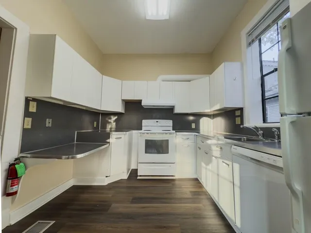 $1,350 | 2229 Napoleon Avenue, Unit B, New Orleans, LA 70115