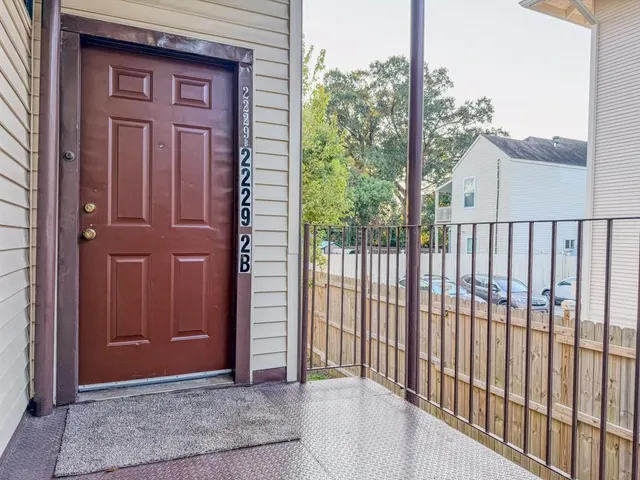 $1,350 | 2229 Napoleon Avenue, Unit B, New Orleans, LA 70115