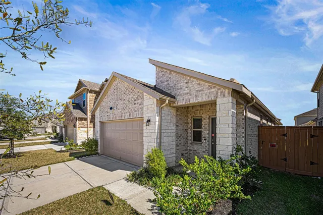 $2,490 | 21127 Dolphin Bay Lane, Cypress, TX 77433
