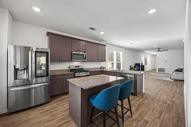 $2,490 | 21127 Dolphin Bay Lane, Cypress, TX 77433