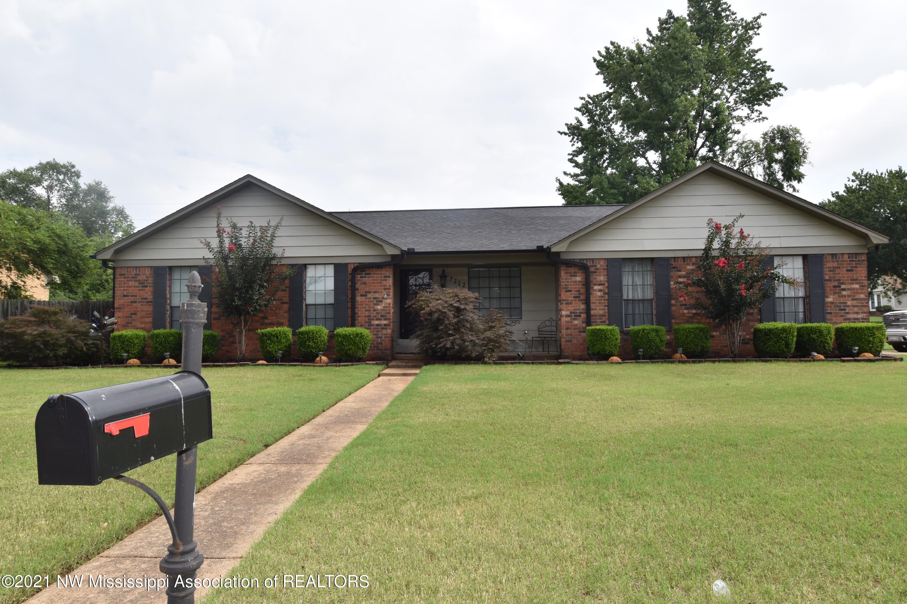 7212 Maplewood Road Olive Branch, MS 38654 - Photo 1 of 12 7212 Maplewood Rd