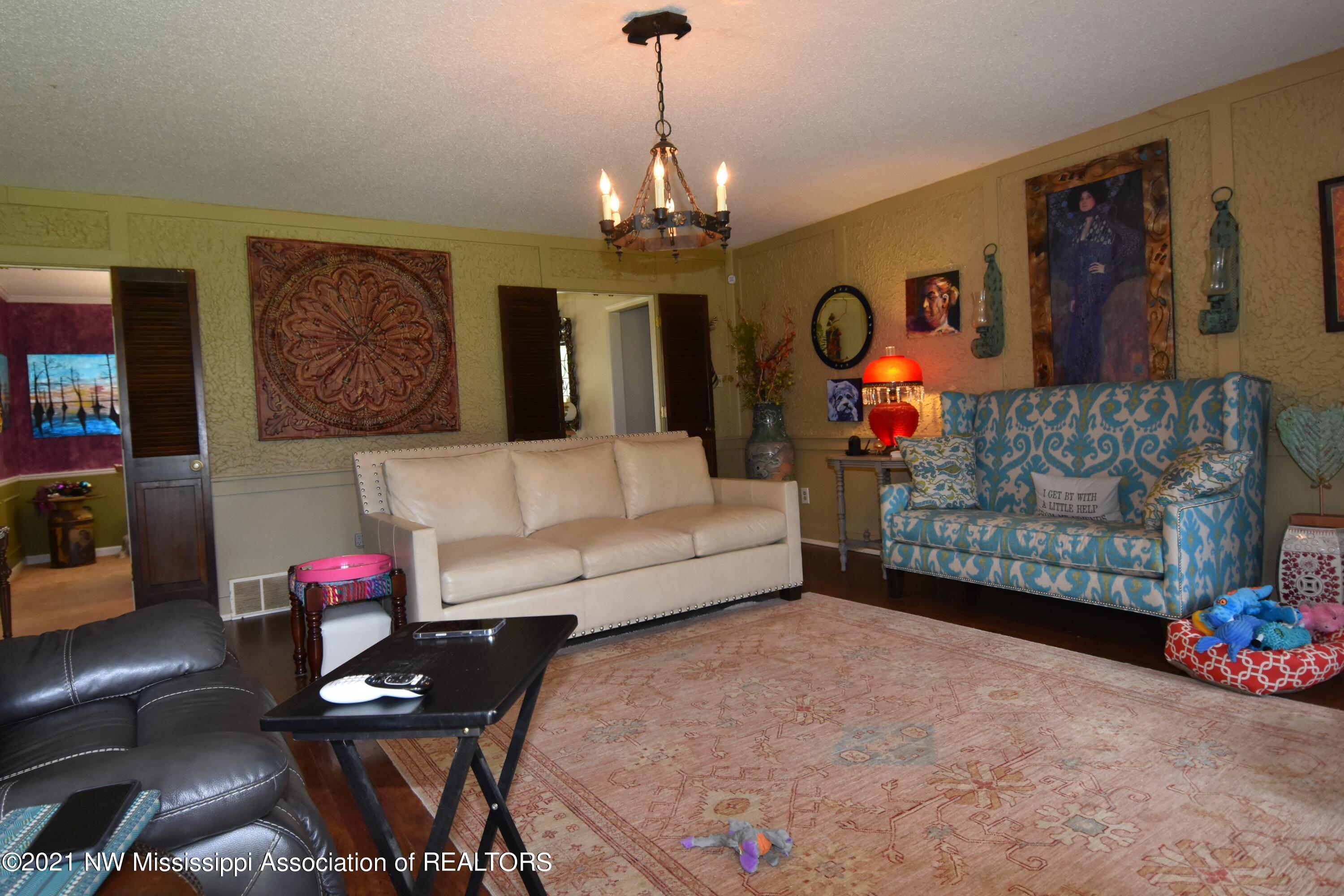 7212 Maplewood Road Olive Branch, MS 38654 - Photo 10 of 12 Great Room