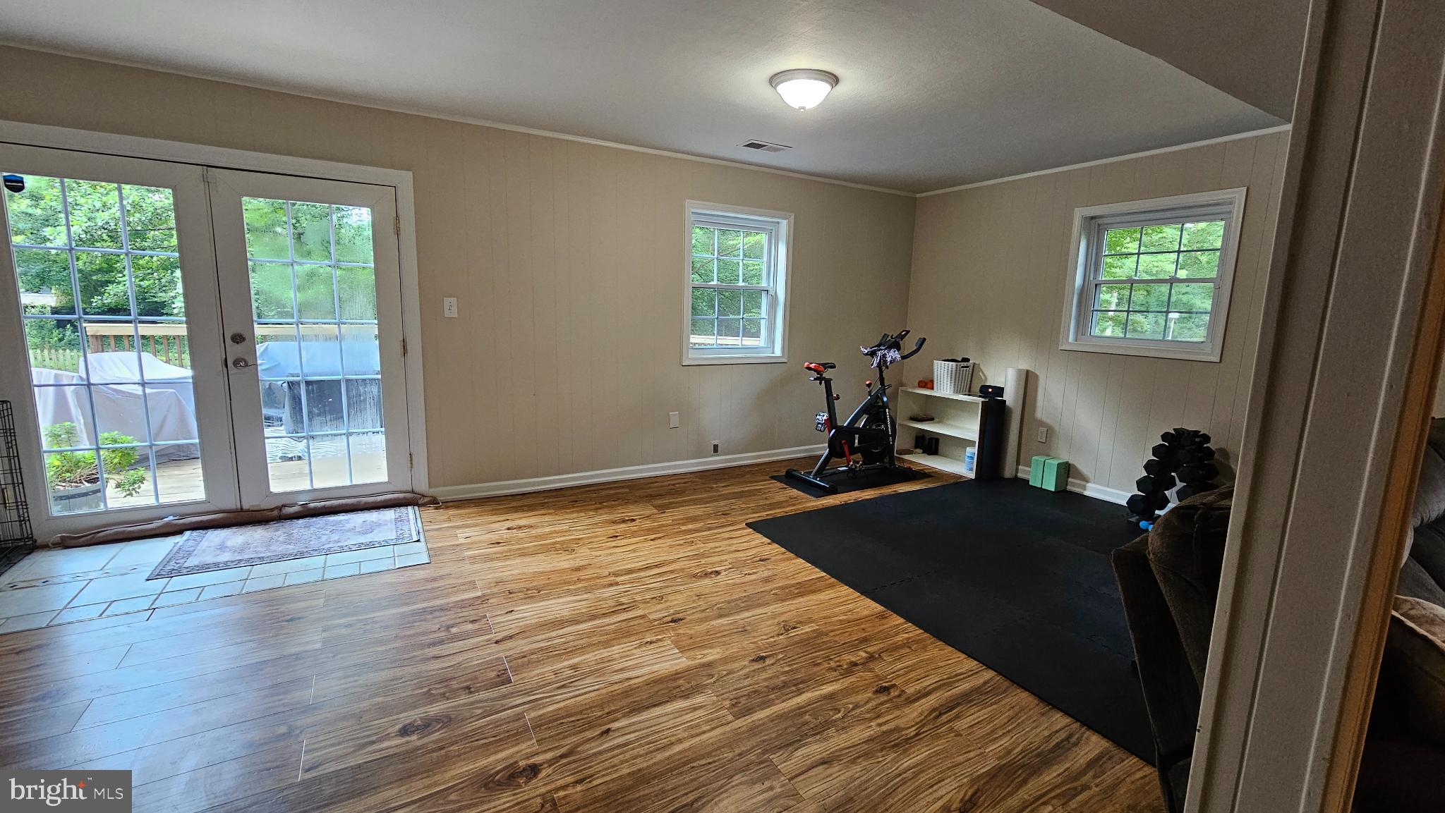 4021 Laurel Road Alexandria, VA 22309 - Photo 23 of 31 a bed room with a bed and a chair