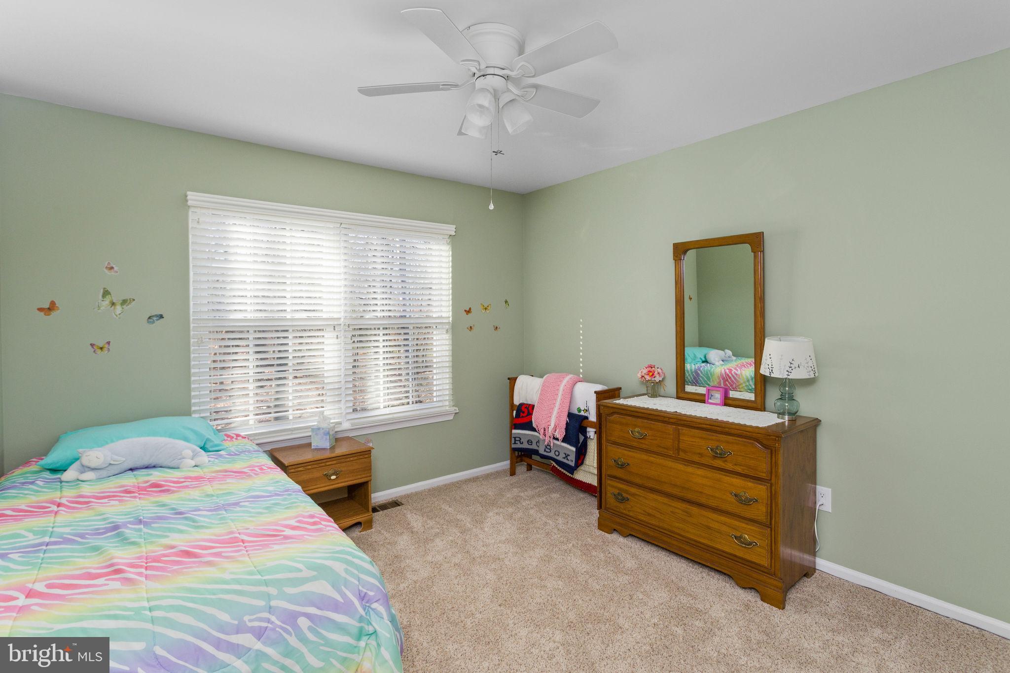 8 Kettlebrook Drive Mount Laurel, NJ 08054 - Photo 25 of 37 a bedroom that has a bed and a table in it