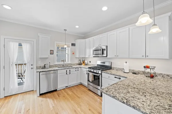 $3,400 | 1 Sadler Avenue, Unit 1, Shrewsbury, MA 01545