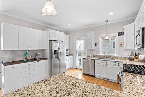 $3,400 | 1 Sadler Avenue, Unit 1, Shrewsbury, MA 01545