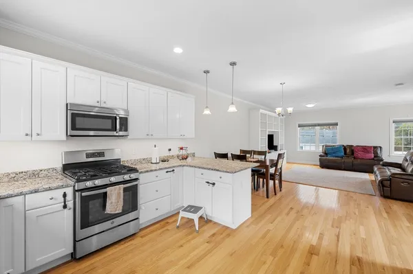 $3,400 | 1 Sadler Avenue, Unit 1, Shrewsbury, MA 01545