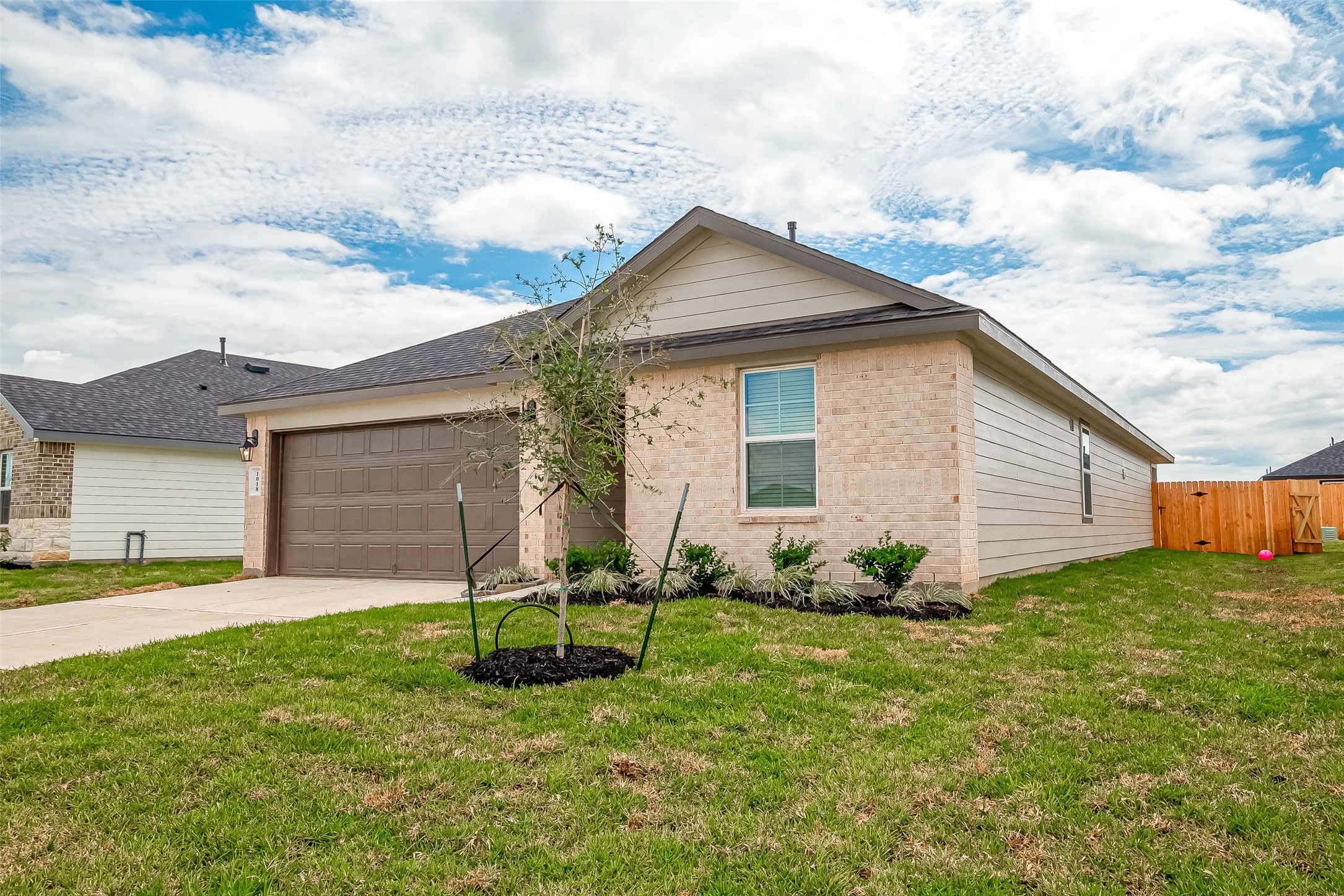 1018 Fringed Bluestar Drive Rosharon, TX 77583 - Photo 4 of 47