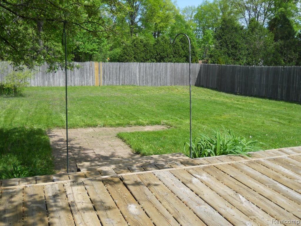 5577 Copley Square Road Grand Blanc, MI 48439 - Photo 14 of 18 DSCN1022.jpg