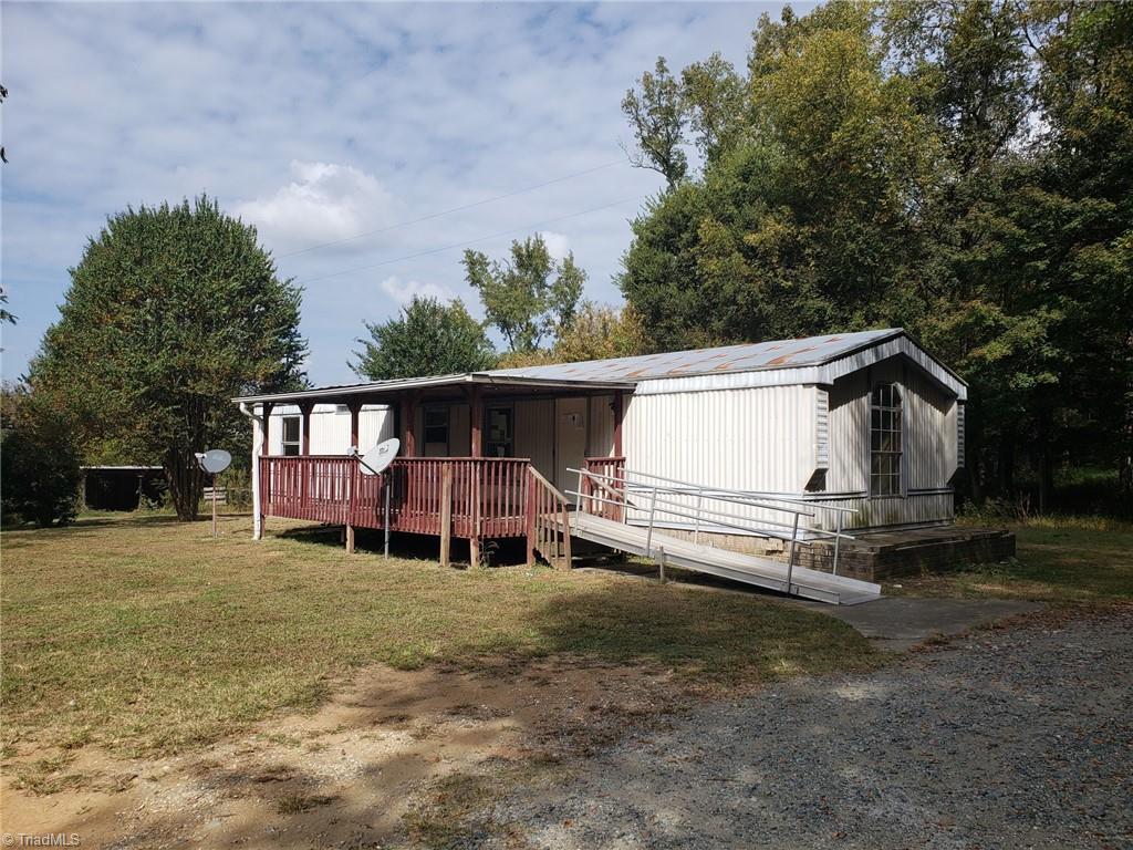 1275 Lower Lake Road Thomasville, NC 27360 - Photo 3 of 18 Gallery Image 3