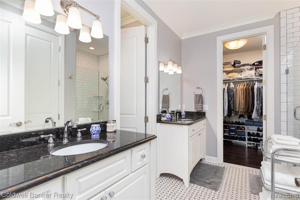 4217 Oak Arbor Crest Court Rochester, MI 48306 - Photo 20 of 39