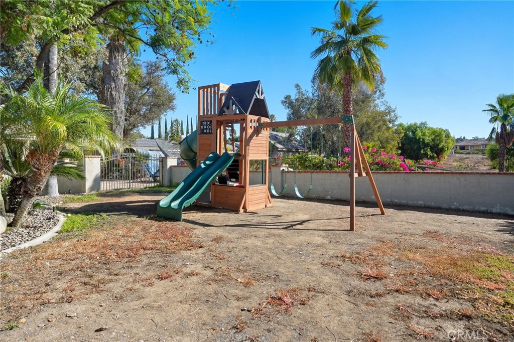 15901 Viewpoint Road Riverside, CA 92504 - Photo 44 of 46 a view of a park with slide