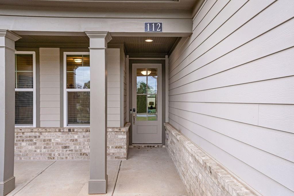 112 Leveret Road Locust Grove, GA 30248 - Photo 3 of 47 a view of entryway