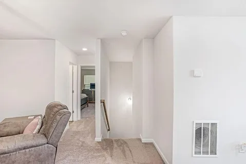 a view of livingroom with furniture