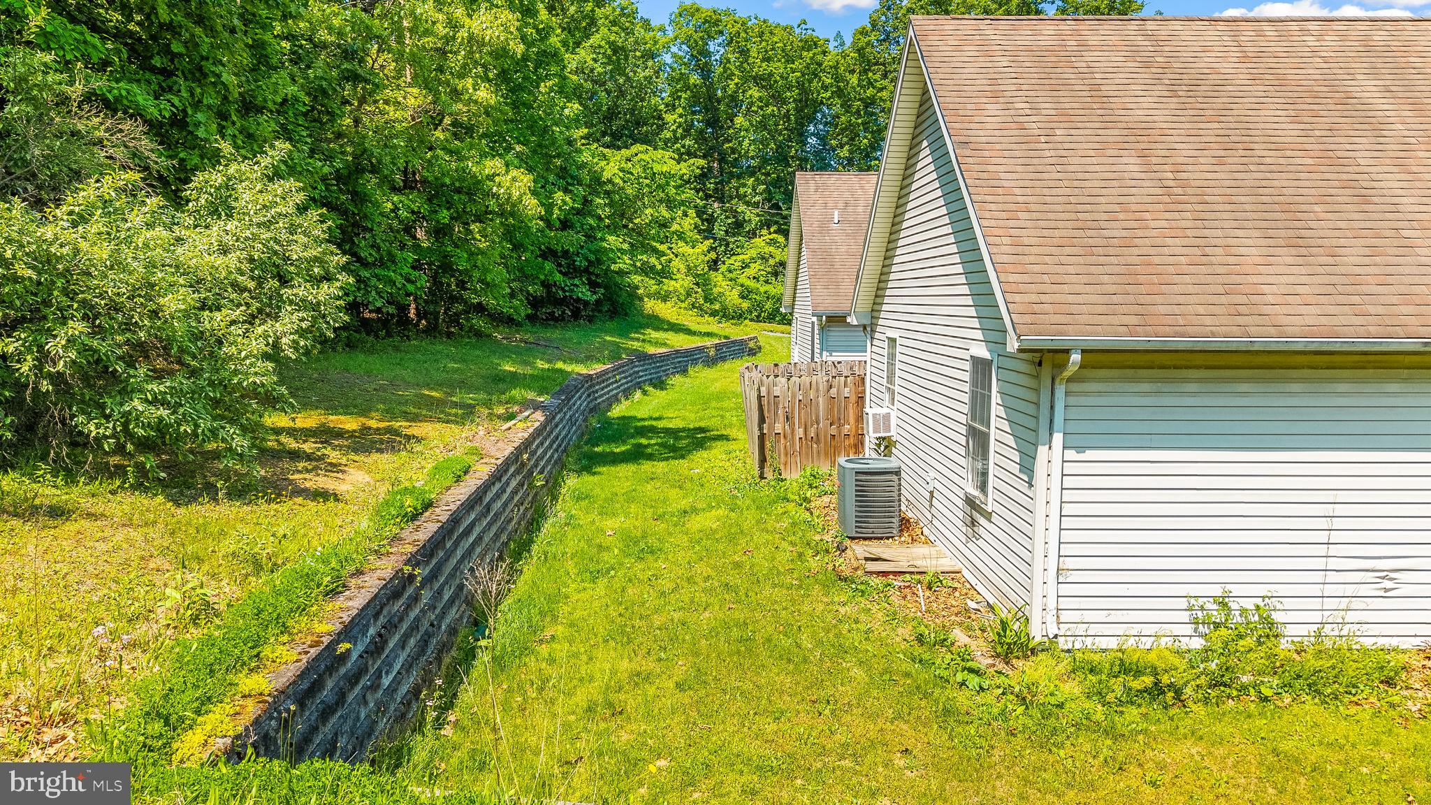 11 Galbus Court Falling Waters, WV 25419 - Photo 9 of 27