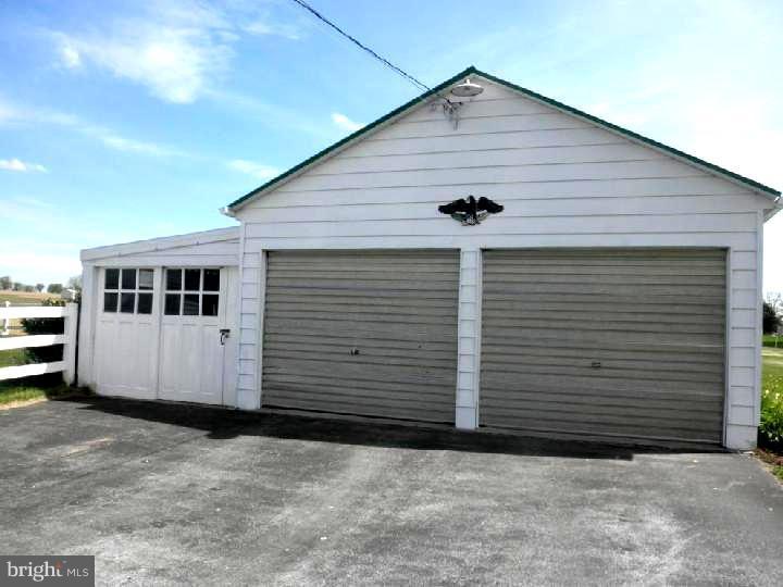 24 Crystal Cave Road Kutztown, PA 19530 - Photo 3 of 25 Garage