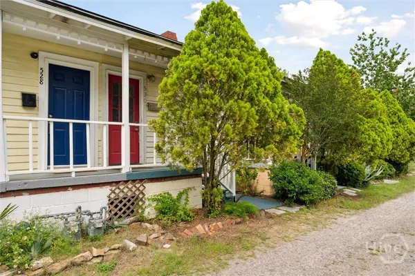 $1,700 | 530 East Gordon Lane, Savannah, GA 31401