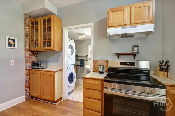 $1,700 | 530 East Gordon Lane, Savannah, GA 31401