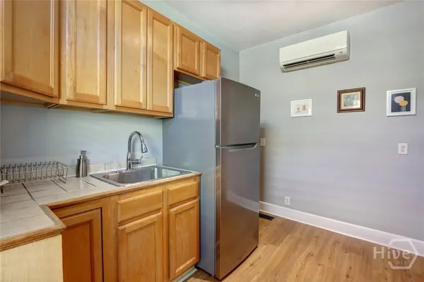 $1,700 | 530 East Gordon Lane, Savannah, GA 31401