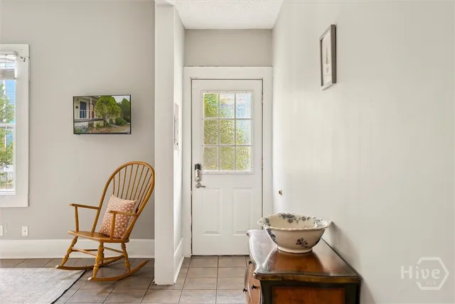 $1,900 | 530 East Gordon Lane, Savannah, GA 31401