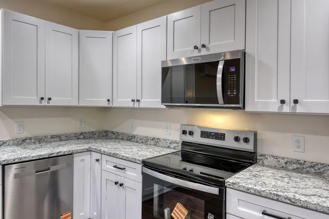 $650,000 | 23422 East Henry Road, Greenacres, WA 99016