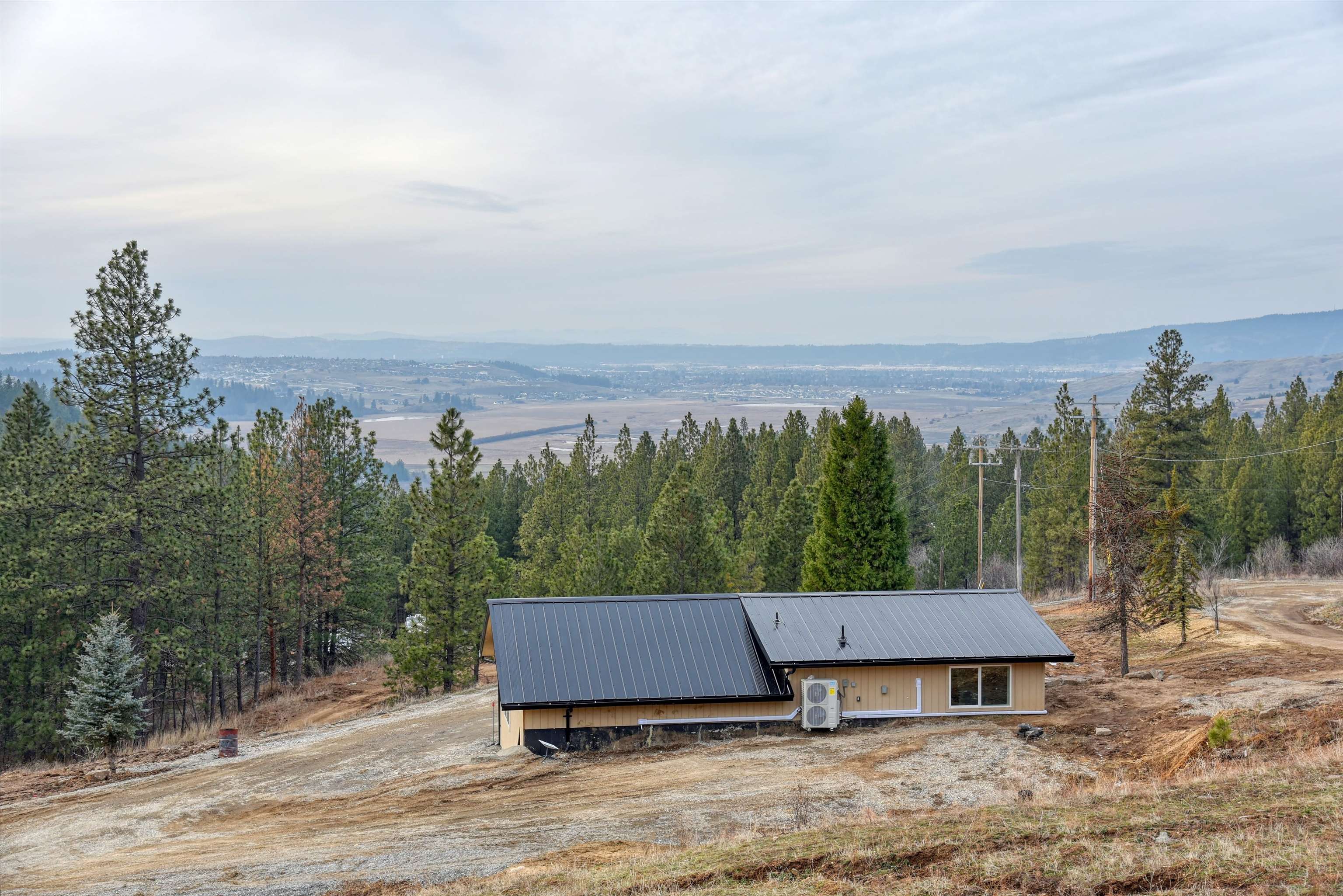 23422 East Henry Road Greenacres, WA 99016 - Photo 2 of 36