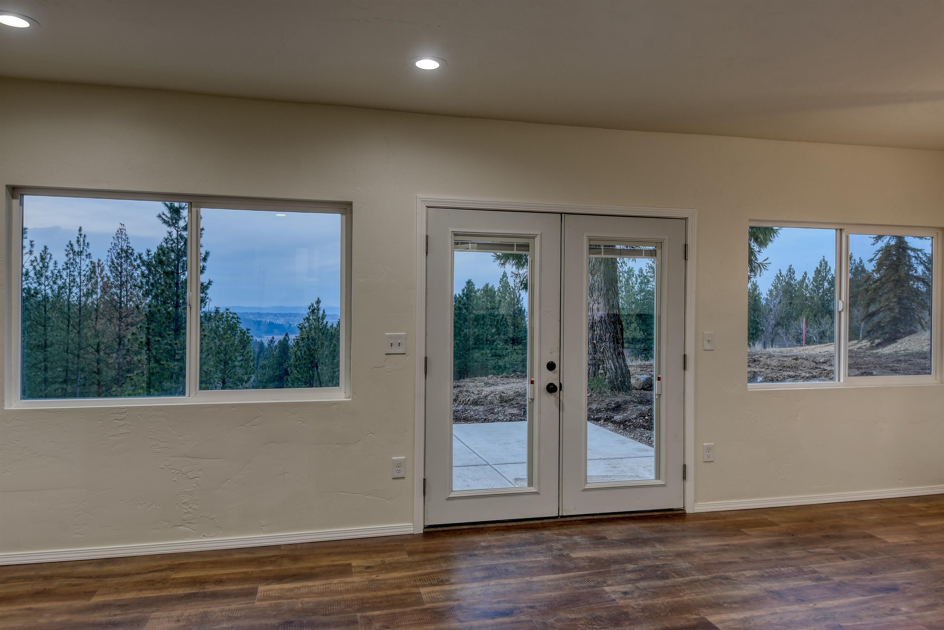 23422 East Henry Road Greenacres, WA 99016 - Photo 9 of 36