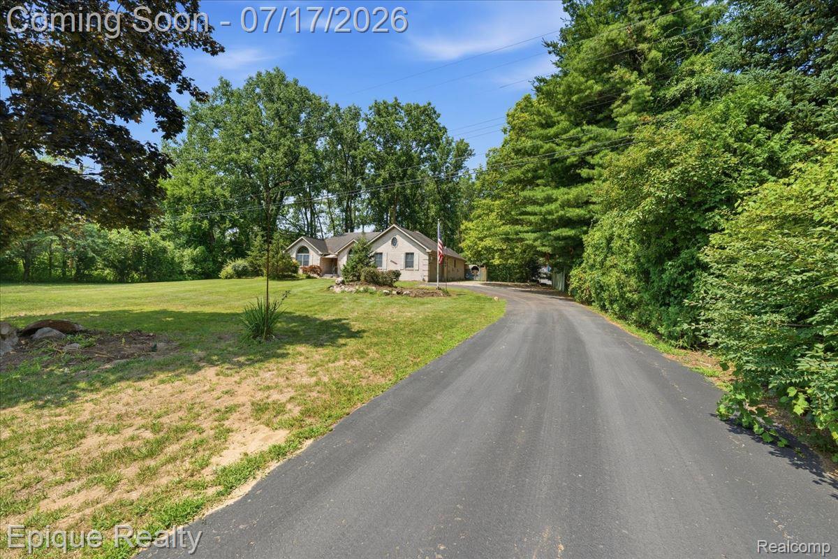 22520 Waltz Road New Boston, MI 48164 - Photo 6 of 43 06-22520WaltzRd_049.jpg