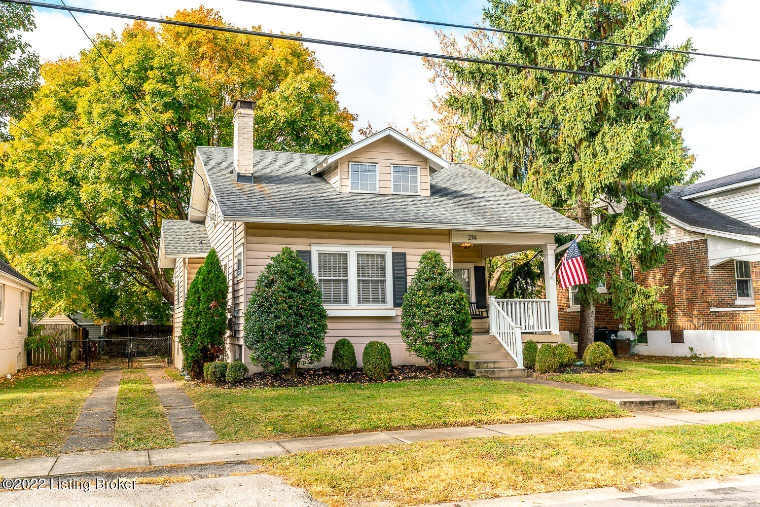 214 Fairlawn Road Louisville, KY 40207 - Photo 1 of 62 03-214-4