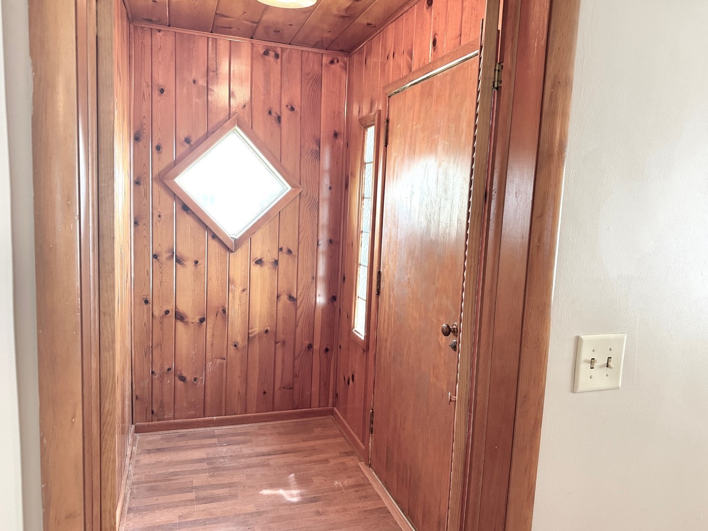 1404 Plain Street Peru, IL 61354 - Photo 6 of 16