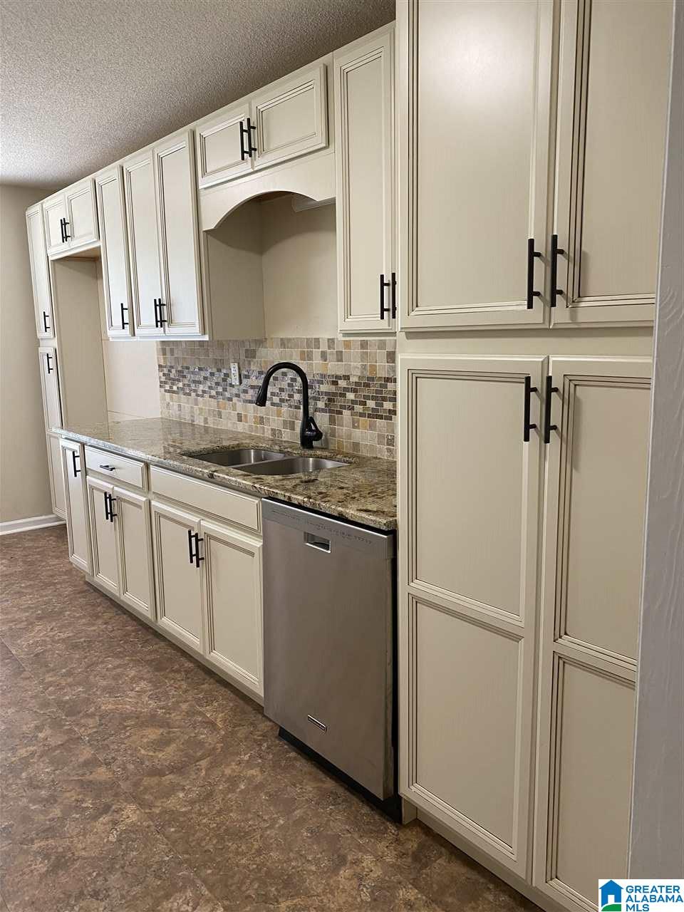 264 Pike Road Woodstock, AL 35188 - Photo 2 of 27