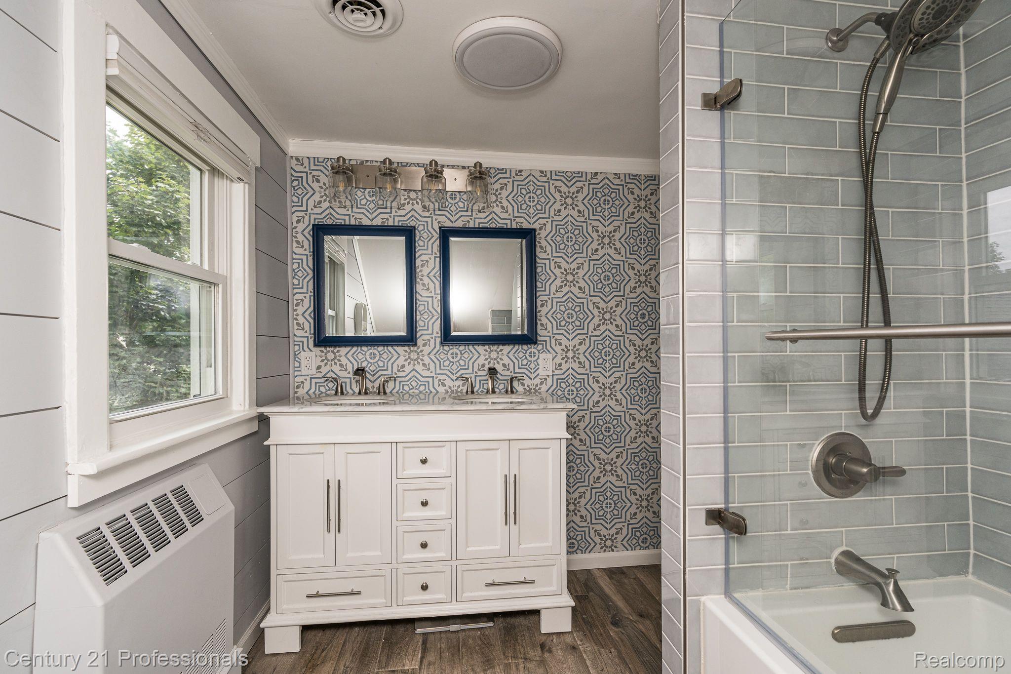 746 Ludlow Avenue Rochester, MI 48307 - Photo 22 of 34 remodeled bath