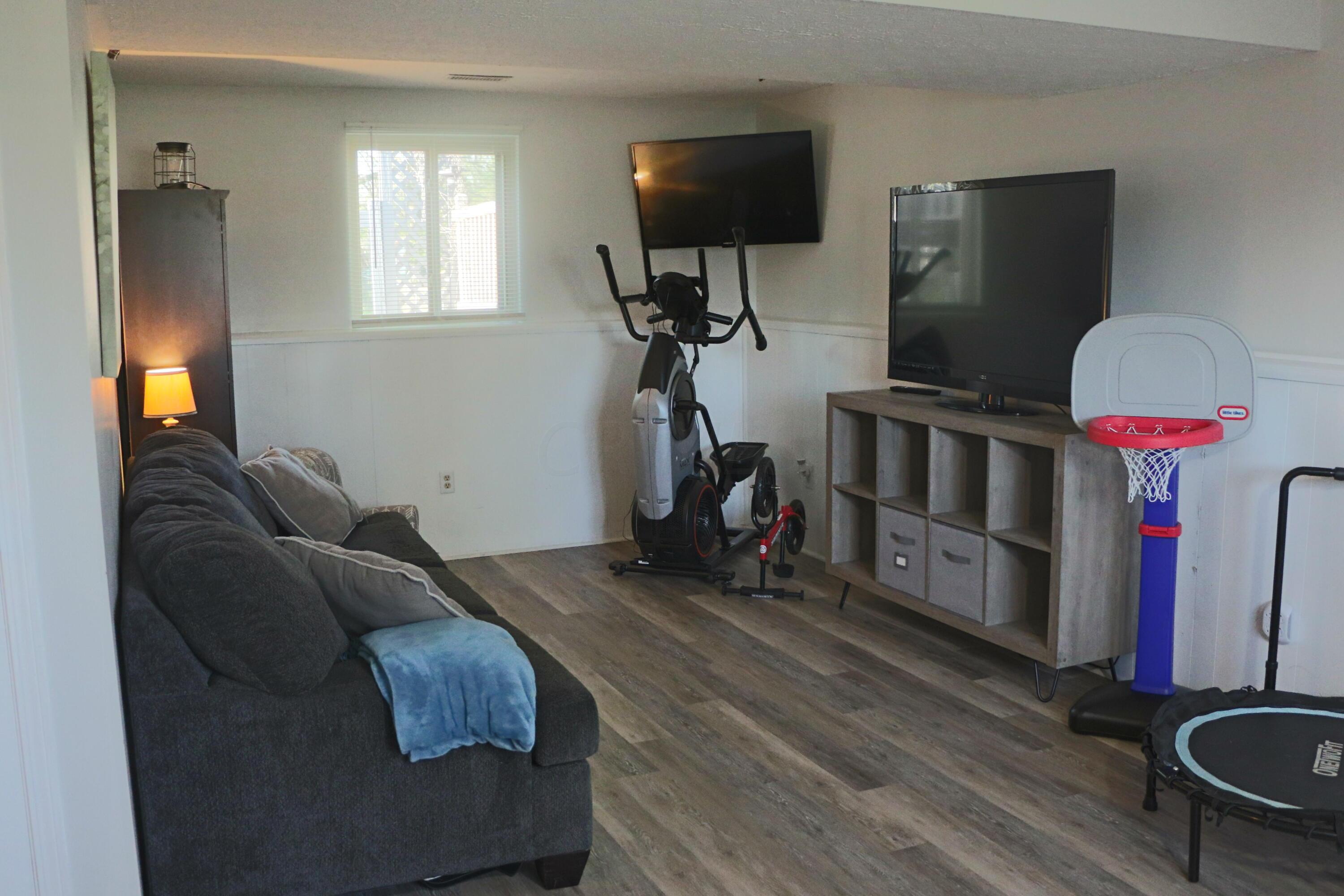 7200 Rodebaugh Road Reynoldsburg, OH 43068 - Photo 27 of 38 Family Rm