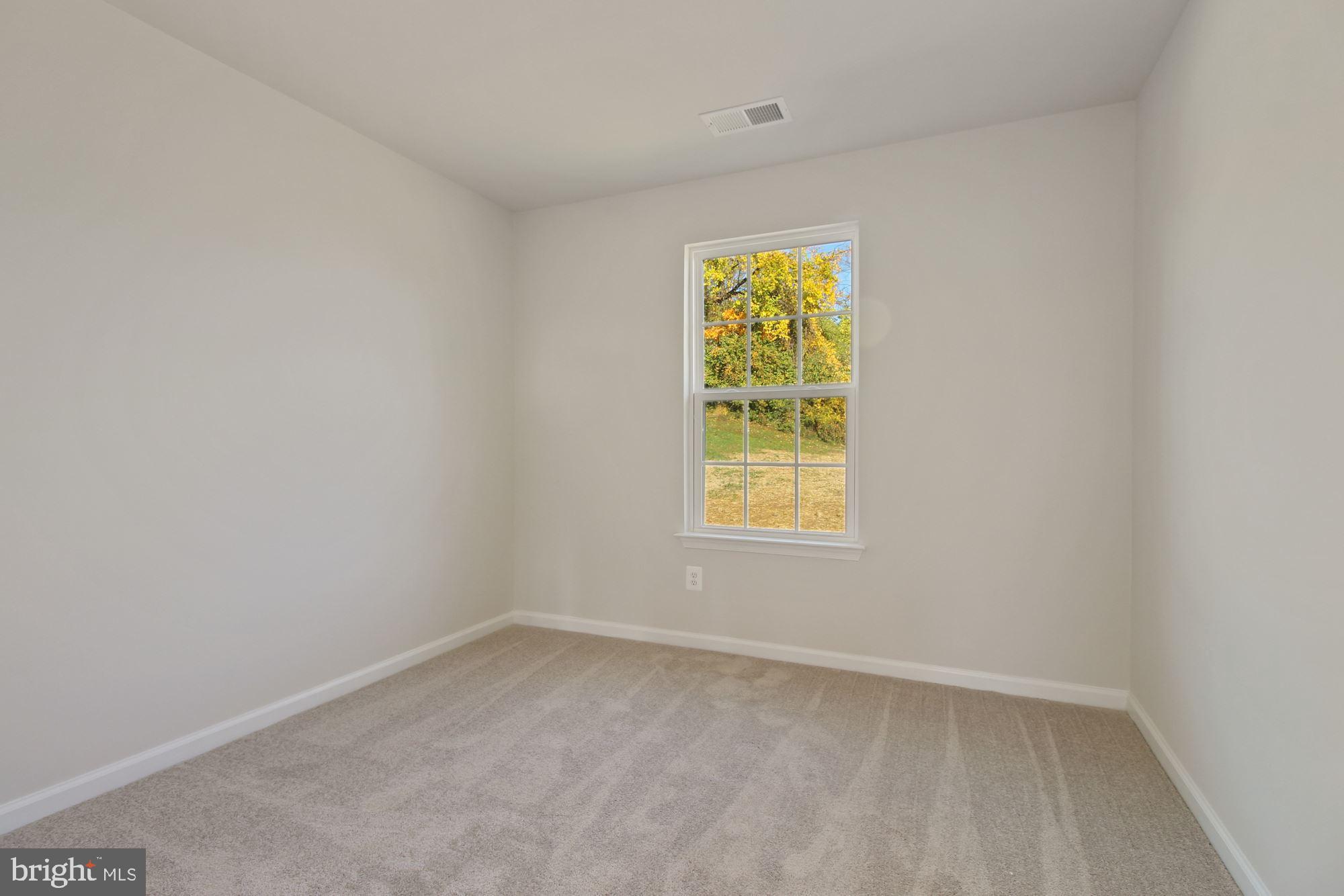 301 Greenwood Road Spring Grove, PA 17362 - Photo 8 of 34