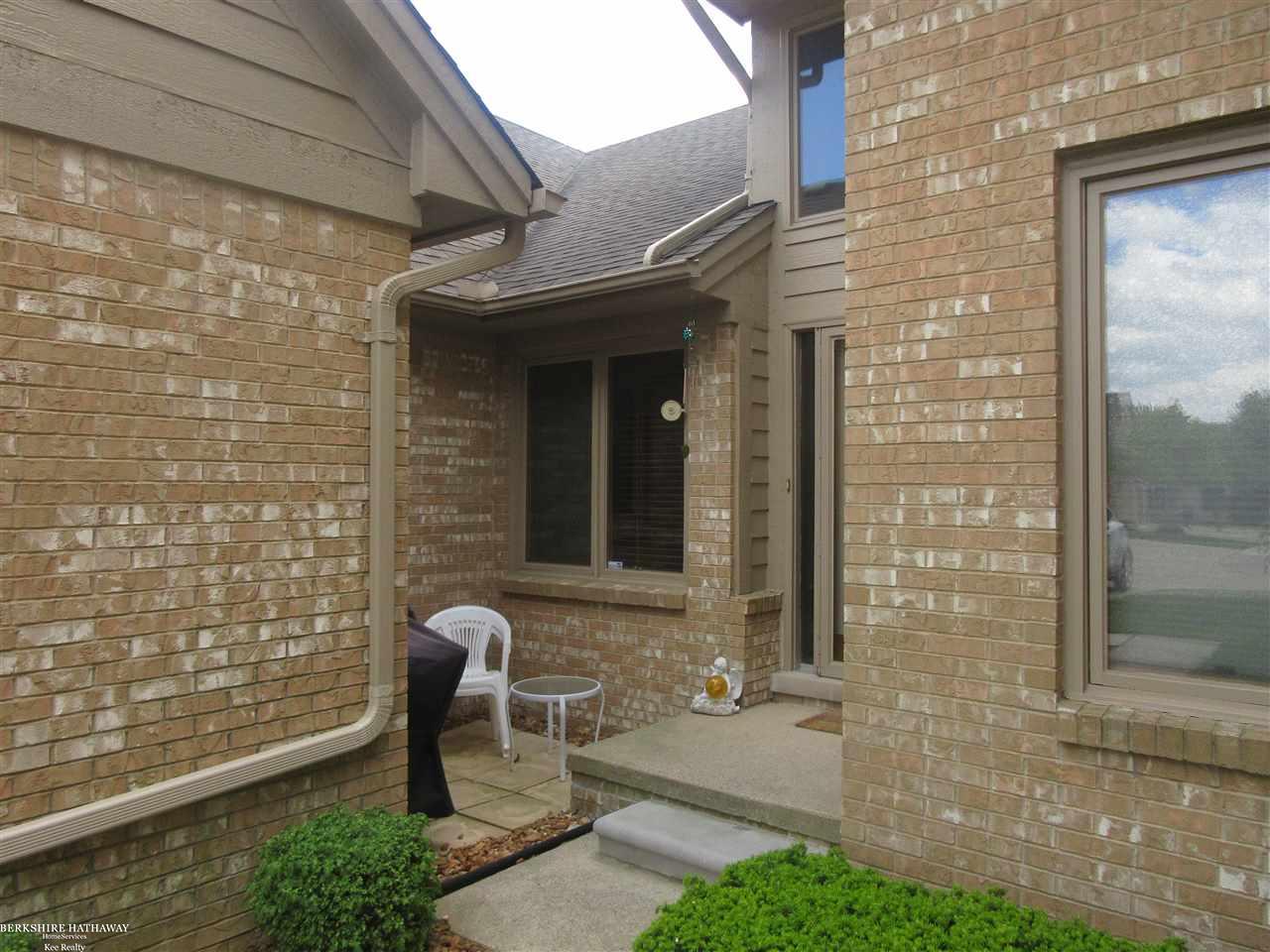 16752 Fieldstone Macomb, MI 48042 - Photo 2 of 29 Entry Terrace