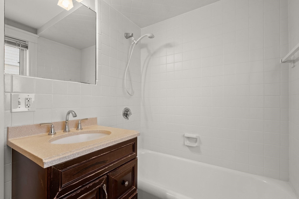 25 Moffat Road Quincy, MA 02169 - Photo 18 of 41 Gallery Image 18