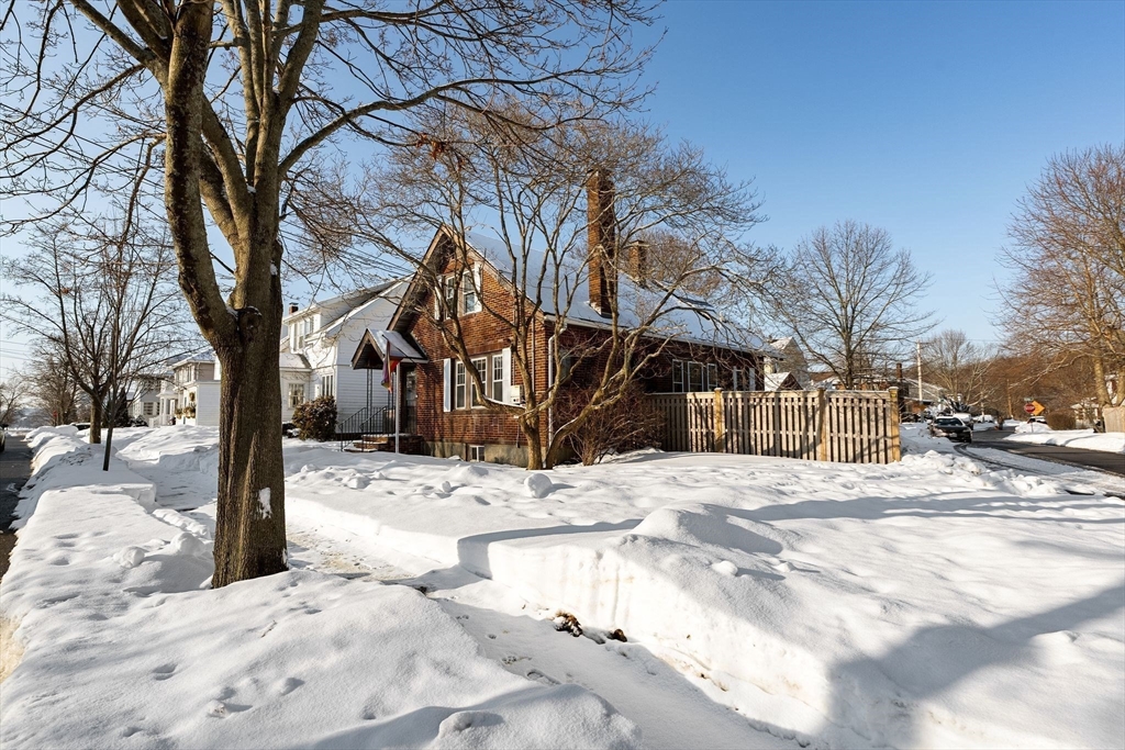 25 Moffat Road Quincy, MA 02169 - Photo 4 of 41 Gallery Image 4