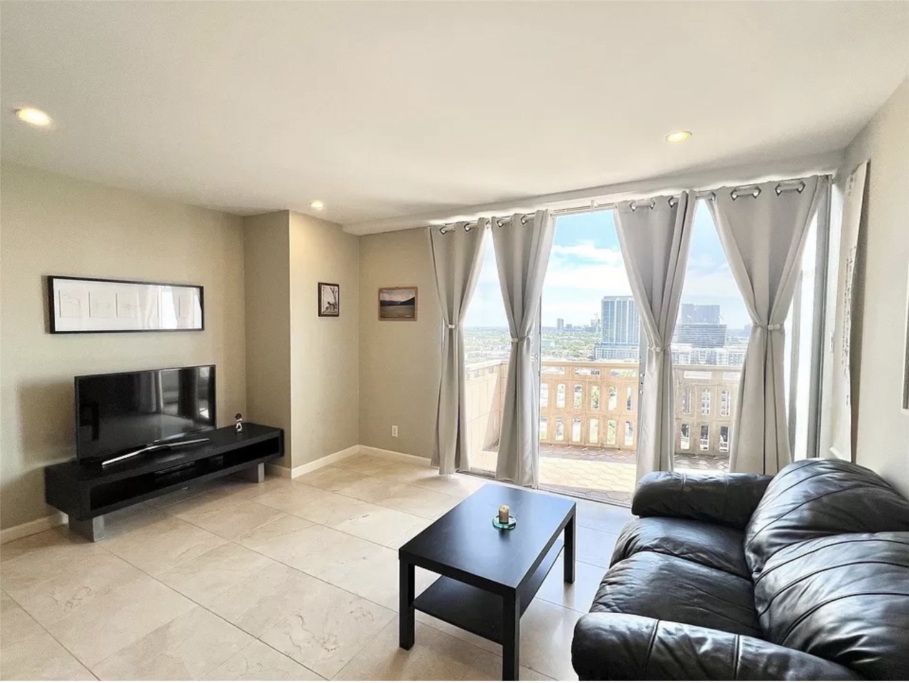 2016 Main Street, Unit 1708 Houston, TX 77002 - Photo 15 of 18