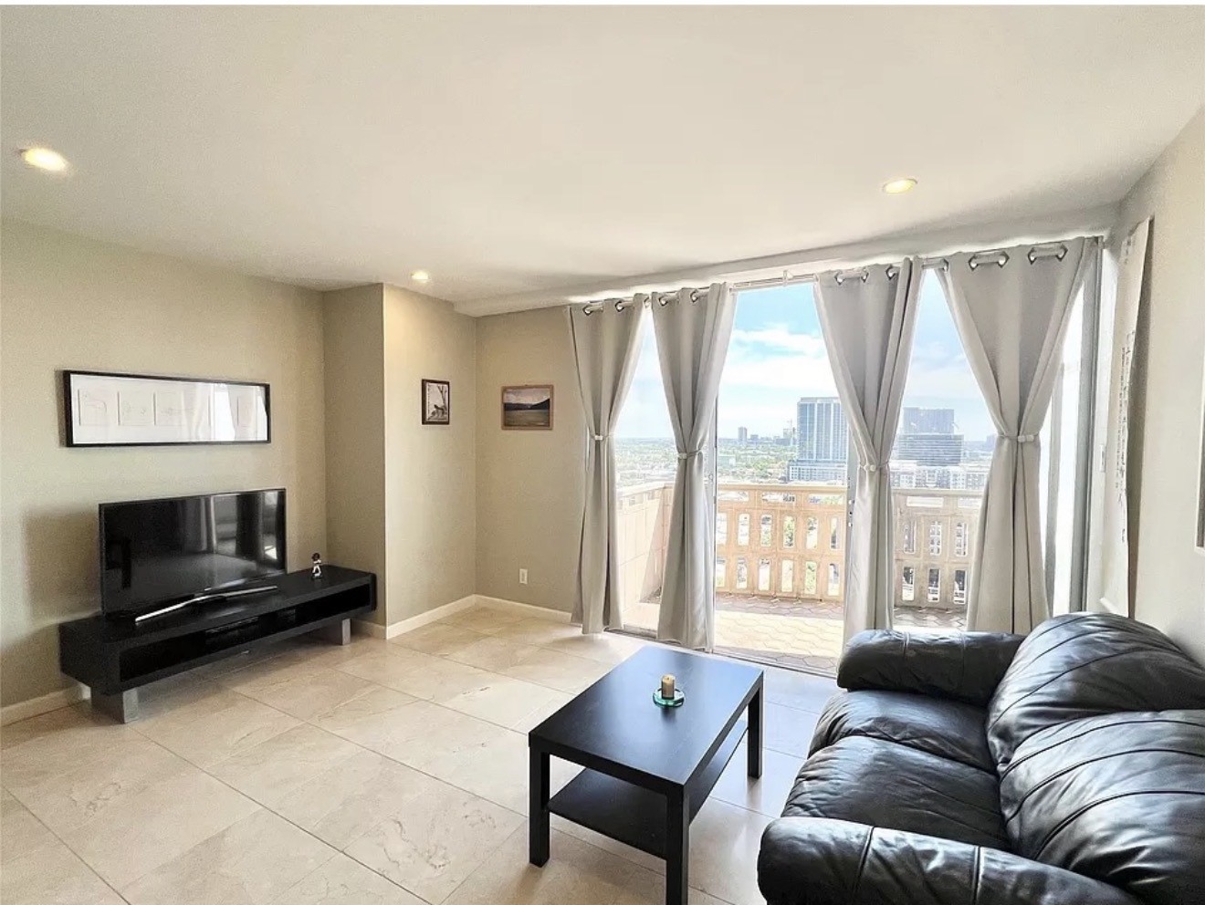 2016 Main Street, Unit 1708 Houston, TX 77002 - Photo 2 of 18