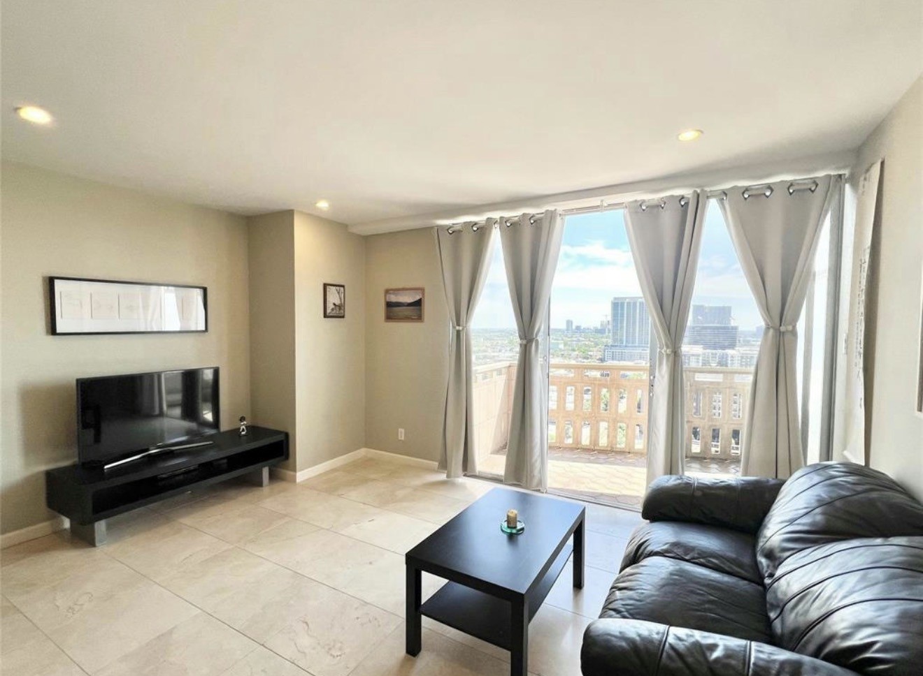 2016 Main Street, Unit 1708 Houston, TX 77002 - Photo 8 of 18