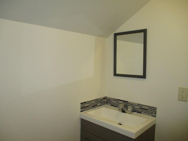 755 East Fountain Road Free Soil, MI 49411 - Photo 28 of 40 1/2 Bath upper