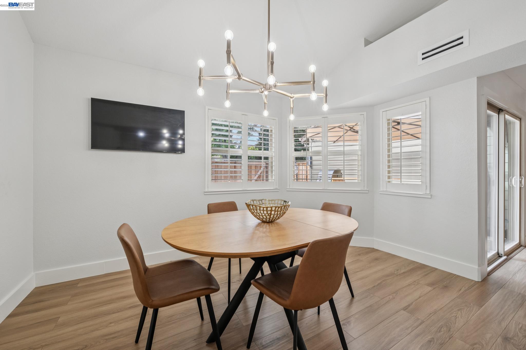 1849 Crestline Road Pleasanton, CA 94566 - Photo 10 of 41 Gallery Image 10