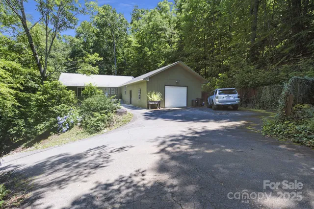 $399,000 | 373 Fox Trce Drive, Sylva, NC 28779