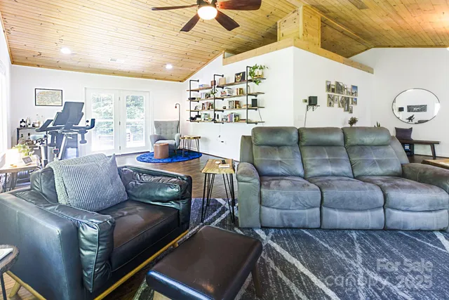 $399,000 | 373 Fox Trce Drive, Sylva, NC 28779